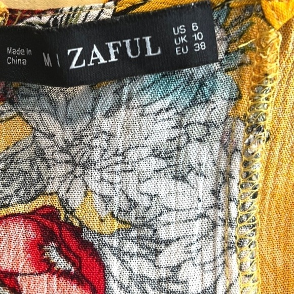 ⭐️Zaful, Forever Young, Yellow Floral Romper,So Cute, Excellent Condition Size 6 - Picture 3 of 13
